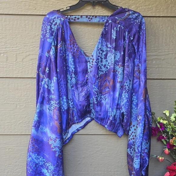 By Anthropologie Long-Sleeve Shine Cropped Blouse XL - Picture 6 of 8